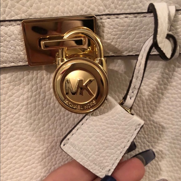 Michael kors purse - Picture 2 of 8